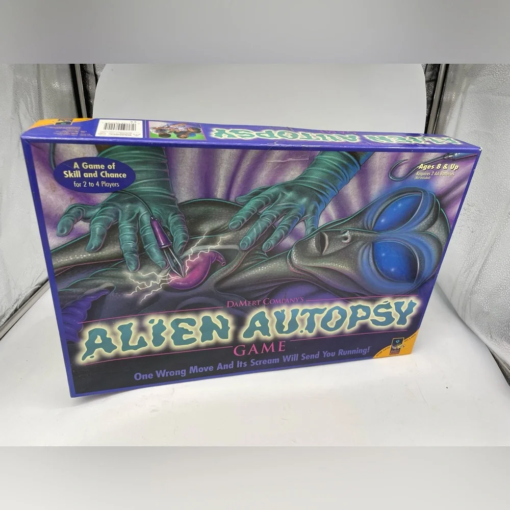 1997 DaMert Company Alien Autopsy Board Game. Game is missing one body piece.